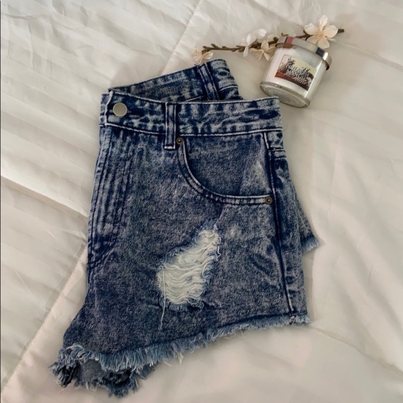 Forever 21 Pants - NWOT distressed fringe high waist Jean Shorts